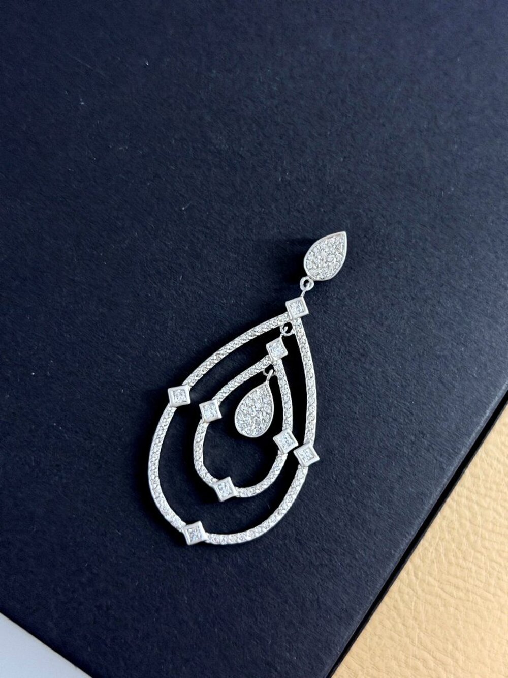 White Gold Teardrop Dangle Earrings Pavé Set Diamonds Pendant Jewelry